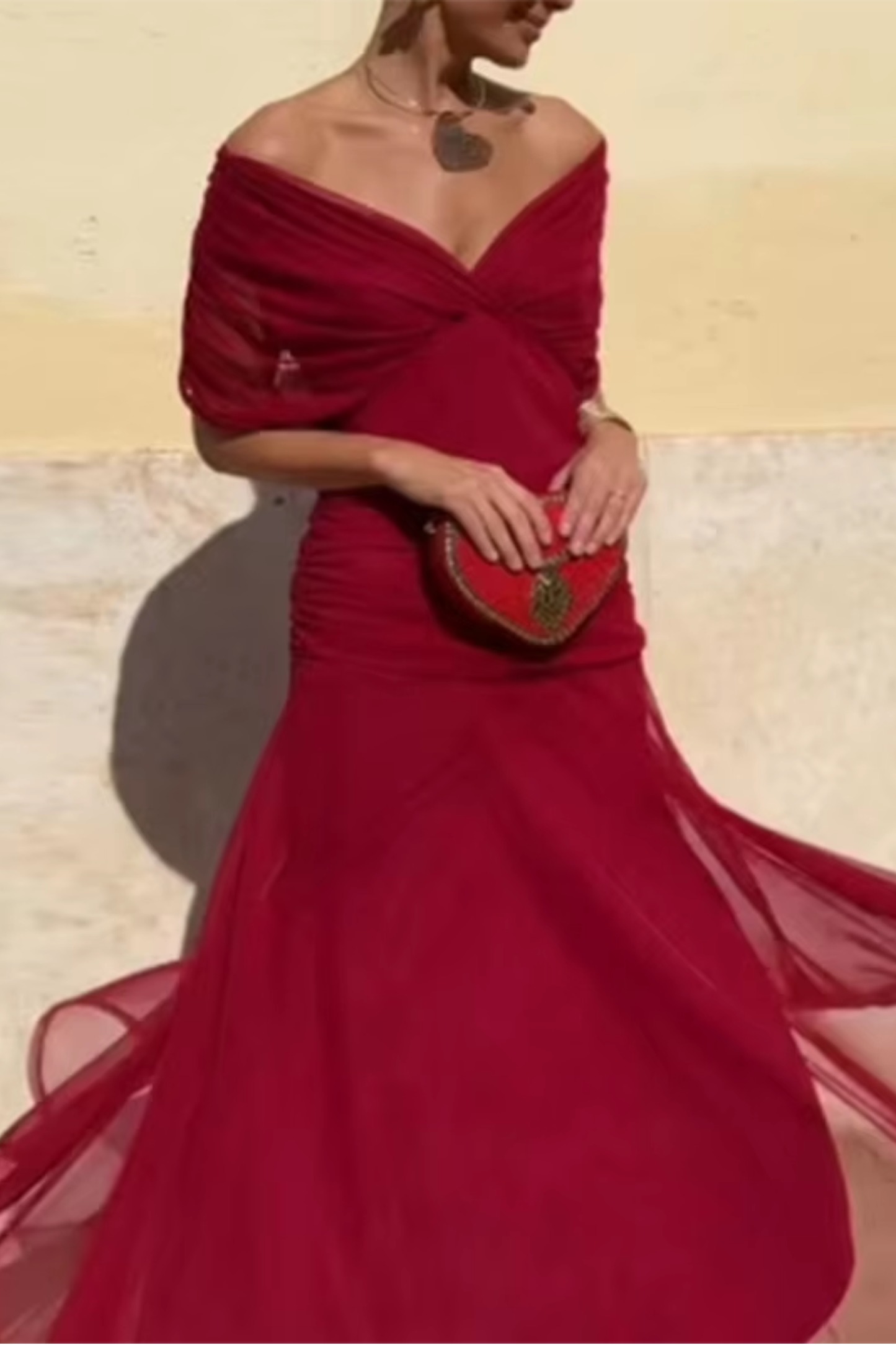 Louise | Elegante vestido largo de fiesta con cuello en V